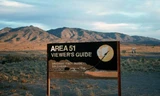 Một tấm bảng trên đường dẫn tới Khu vực 51. (Ảnh: Telegraph)