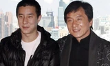 Thành Long (tên thật Trần Cảng Sinh) và con trai Phòng Tổ Danh (tên thật Trần Tổ Danh).