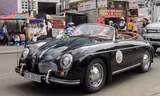 Cận cảnh Porsche 'hàng hiếm' lăn bánh trên phố Việt