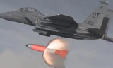 Máy bay chiến đấu hạng nặng F-15 của Mỹ thử nghiệm bom B-61-12