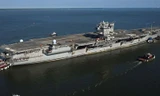 USS Enterprise trên đường tới cảng để loại bỏ nhiên liệu hạt nhân. Ảnh: HII. 