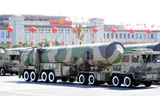 Tên lửa đạn đạo liên lục địa DF-31A trong cuộc duyệt binh năm 2009, kỷ niệm 60 năm quốc khánh Trung Quốc. Ảnh: Asahi Shimbun