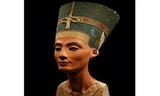 Bức tượng bán thân của Nữ hoàng Nefertiti hiện được trưng bày tại Bảo tàng Altes, Đức. Ảnh: New World Encyclopedia