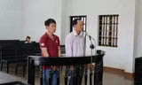 Hai đối tượng Nam (phải) và Tùng tại tòa