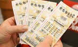 Vé xổ số Powerball. Ảnh: News