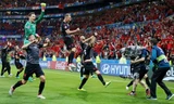 Niềm hân hoàn của các cầu thủ Albania sau khi giành chiến thắng đầu tiên ở một giải đấu lớn được tham dự. Ảnh: Reuters.