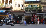 Mặt trước nhà của những hộ kinh doanh được vận động chỉnh trang. Ảnh: Quý Đoàn.