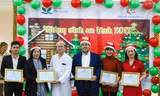 Giáng sinh yêu thương cho trẻ em ở Bệnh viện Nhi TW