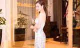 Hoàng Thùy Linh khoe thân hình gợi cảm với váy cúp ngực