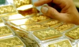Giá vàng hôm nay 12/10: Lại quay đầu giảm
