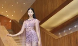 Hoàng Thùy nổi bật với váy xuyên thấu