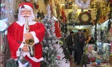 Người tuyết, ông già Noel 'đổ bộ' phố hàng Mã