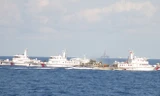 Rất nhiều tàu Trung Quốc hộ tống - bảo vệ giàn khoan HD-981 phía xa. Ảnh; Thanh Niên