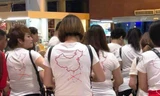 Nhóm 14 người Trung Quốc mặc áo hình "đường lưỡi bò" sang Việt Nam (Ảnh: Fb Vũ Chả)