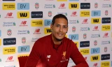 Những hình ảnh đầu tiên của 'bom tấn' Van Dijk tại Liverpool