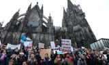 Biểu tình tại Cologne sau các vụ tấn công tình dục đêm giao thừa. Ảnh: AFP