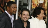 Brett Ratner bên hai ngôi sao Rush Hour (Giờ cao điểm). Ảnh: Getty.