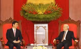Tổng Bí thư Nguyễn Phú Trọng tiếp đồng chí Tống Đào, Đặc phái viên của Tổng Bí thư Đảng Cộng sản Trung Quốc Tập Cận Bình. Ảnh: TTXVN