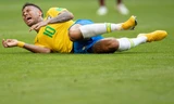 Neymar luôn phản ứng thái quá mỗi lần bị phạm lỗi.