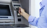 Ngân hàng phải tăng cường giám sát giao dịch ATM nửa đêm. 