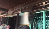 Bức tường nhà bị nám đen sau vụ cháy