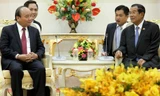 Thủ tướng Nguyễn Xuân Phúc và Thủ tướng Campuchia Hun Sen trong buổi làm việc
