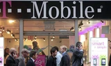 T-Mobile hiện là nhà mạng lớn thứ 3 tại Mỹ. Ảnh: Bloomberg