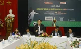 Tổng Biên tập báo Tiền Phong, Trưởng BTC Siêu cúp quốc gia 2015, ông Lê Xuân Sơn phát biểu tại buổi họp báo. Ảnh: Hồ Như Ý.