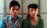Hai đối tượng Hiếu và Bình tại cơ quan công an. Ảnh: C.A. 