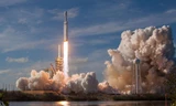 Tên lửa Falcon Heavy của SpaceX được phóng lên thành công - Ảnh: Internet