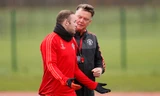 Wayne Rooney không ít lần phàn nàn về luật lệ "quái dị" của HLV Van Gaal