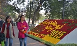 Hà Nội trang hoàng rực rỡ đón năm mới