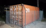 Container chứa gỗ sưa được quây bằng thép B40. Ảnh: Gia Chính