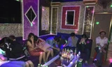 Bảy 'dân chơi' bị bắt khi đang 'phê' ma túy trong quán karaoke