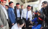 Bí thư Tỉnh ủy, Chủ tịch UBND tỉnh Hà Tĩnh Lê Đình Sơn, Phó Chủ tịch UBND tỉnh Hà Tĩnh Đặng Quốc Khánh động viên các ĐVTN tham gia hiến máu.