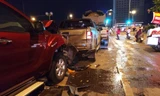 Tai nạn liên hoàn, 3 xe ô tô bán tải nát đầu