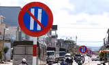Đoạn đường 1 km có 23 biển cấm đậu xe, Giám đốc Sở GTVT Lâm Đồng nói gì? 