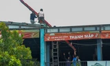 Cận cảnh người Đà Nẵng hối hả gia cố mái nhà chống siêu bão