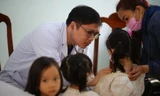 Hàng nghìn trẻ tại Kon Tum được khám sàng lọc tim miễn phí 