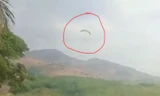 CLIP: Gặp sự cố khi hạ cánh, phi công nhảy dù lượn tử vong ở Kon Tum
