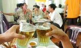 Thuế bia tăng “cao vút”, doanh nghiệp nội lo “chết yểu”