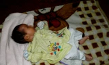 Bé trai được chăm sóc đã khỏe mạnh trở lại.