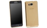 Chiếc điện thoại Samsung Galaxy Alpha mạ vàng. (Nguồn: Goldgenie) 
