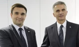 Ngoại trưởng Ukraine Pavlo Klimkin (trái) và Chủ tịch OSCE Didier Burkhalter trong cuộc gặp song phương tại hội nghị. Nguồn: AFP/TTXVN.