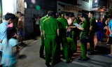 Công an đang tiến hành khám nghiệm hiện trường. Ảnh Việt Văn.