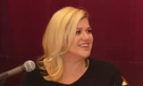 Kelly Clarkson: Việt Nam là điểm đến trong đời mỗi người