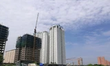 Cận cảnh chung cư cao cấp bị “cô lập” giữa Thủ đô