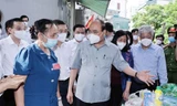 Chủ tịch nước Nguyễn Xuân Phúc kiểm tra phòng chống dịch tại Hà Nội