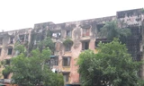 Chung cư xuống cấp, dân chưa chịu di dời