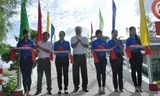 Lãnh đạo Thành Đoàn và huyện Thới Lai cắt băng khánh thành